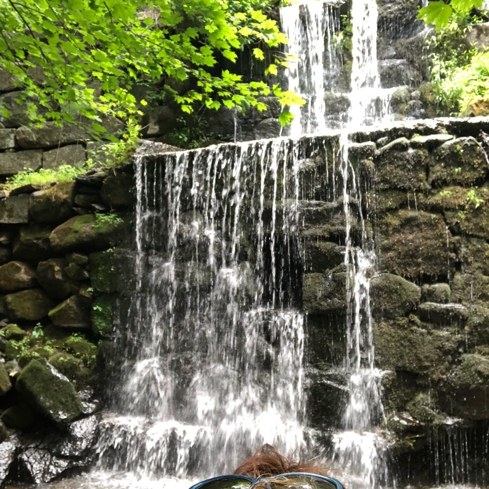 Meet your Posher, Adelina